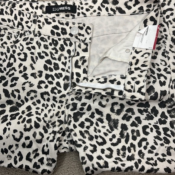Express Mid Rise Ankle Leopard Print Pants-NWT- 12 SHORT - Picture 3 of 13